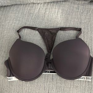Victoria’s Secret size 38C bra